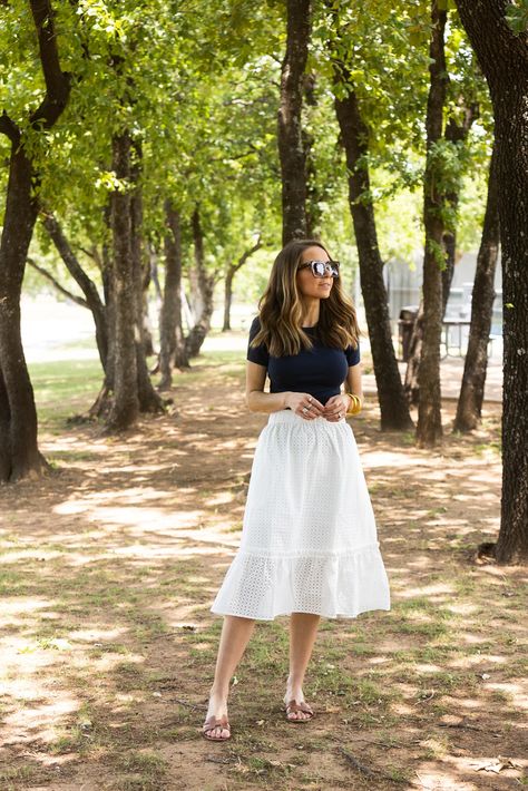 White Eyelet Skirt Outfit, White Skirt Ideas, White Skirt Outfit Summer, Skirt Ootd, White Skirt Summer, White Eyelet Skirt, Dress Work Outfit, Hot Pink Skirt, Skirt Outfit Summer