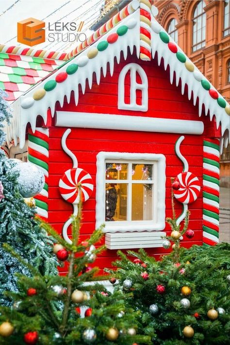 50+ DIY Candy Themed Christmas Decorations that gives us a Free Pass to be a Kiddo all over again | Hike n Dip Gingerbread Playhouse, Candy Themed Christmas, Themed Christmas Decorations, Christmas Booth, Gingerbread Decor, Gingerbread Christmas Decor, Candy House, Christmas Play, Christmas Yard Decorations