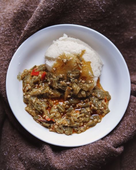 Liberian Vegan Okra Soup with Mushrooms | Je Gbese Okra Stew African Vegan, Liberian Okra Stew, Efo Riro, Okra Soup Recipe, Soup With Mushrooms, Okra Soup, Gf Meals, Okra Stew, Island Recipes