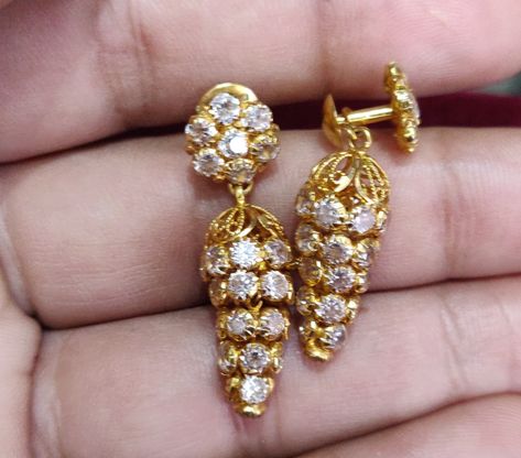 Stone Kammalu Gold, Stone Buttalu Earrings Gold, Stone Jhumkas Gold, Jumka Gold Designs, Latest Gold Earrings Designs, Fashion Jewelry Necklaces Gold, Gold Earrings For Kids, Simple Gold Earrings, Gold Bangles For Women