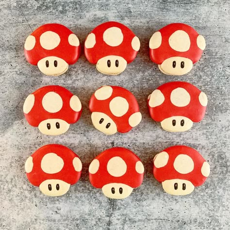 Super Mario Macarons, Mario Macarons, Macaroon Designs, Macarons Cute, Character Macarons, Cookie Decorating Party Ideas, Macaron Designs, Macaroons Flavors, Mario Wedding