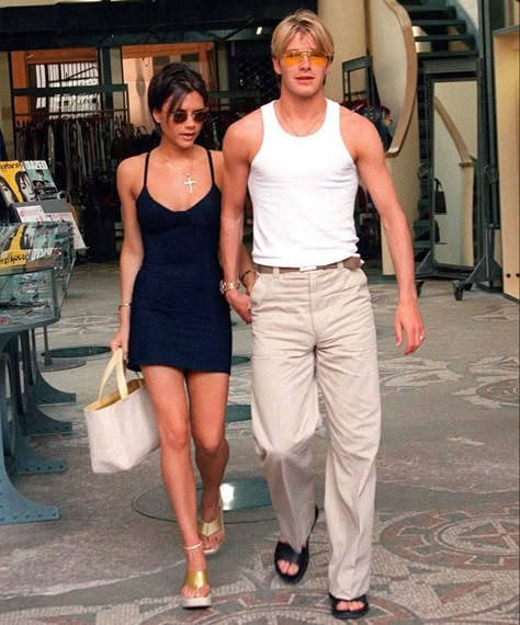 Posh And Becks, David Beckham Style, Victoria And David, Victoria Beckham Outfits, David And Victoria Beckham, Victoria Beckham Style, Posh Spice, Couple Fits, Bruce Willis