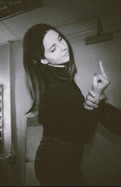 Lana Feel Rey Wallpaper, Lana Del Rey Ciggarates Aesthetic, Lana Del Rey Vintage Aesthetic, Lana Del Rey Wallpaper Aesthetic, Lana Del Rey Aesthetic Vintage, Lana Del Rey Aesthetic Wallpaper, Lana Del Ray Aesthetic, Lana Del Rey Vintage, Lana Aesthetic