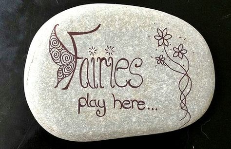 Hantverk Diy, Faeries Gardens, Deco Nature, Fairy Crafts, Fairy Garden Houses, Diy Fairy, Fairy Doors, Fairy Magic, Fairy Garden Accessories