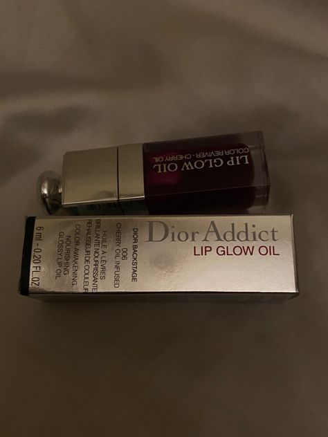 Dior Lip Oil Mahogany Aesthetic, Dior Lip Oil Berry, Dior Lip Oil Aesthetic, Lip Oil Aesthetic, Makeup Gift Ideas, Lip Gloss Aesthetic, Oil Aesthetic, Dior Lip Glow Oil, Dior Lip Oil