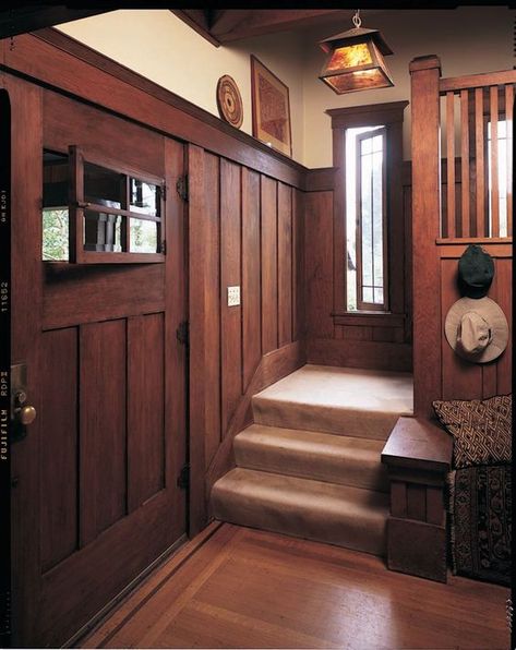 How to Add Craftsman Character to Your Modern-Day Home - Welsh Design Studio Craftsman Interiors, Craftsman Houses, Craftsman Home Interiors, Arts And Crafts Interiors, Door Options, Craftsman Door, Craftsman Interior, Interior Simple, Arts And Crafts Home