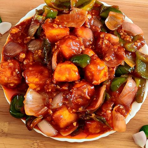 Paneer Chilly Dry Recipe, Chilly Paneer Photography, Chilly Paneer Recipe, Chilly Paneer, Chilli Paneer, Easy Starters, Paneer Recipes, Interesting Food, Snap Food