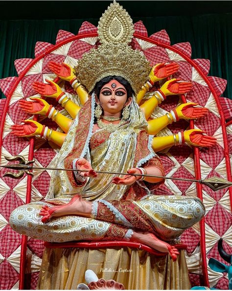 Mahisasur Mardini Images, Durga Wallpaper, Mahisasur Mardini, Maa Paintings, Saraswati Picture, Navratri Devi, Ganpati Photo, Durga Maa Paintings, Durga Idol