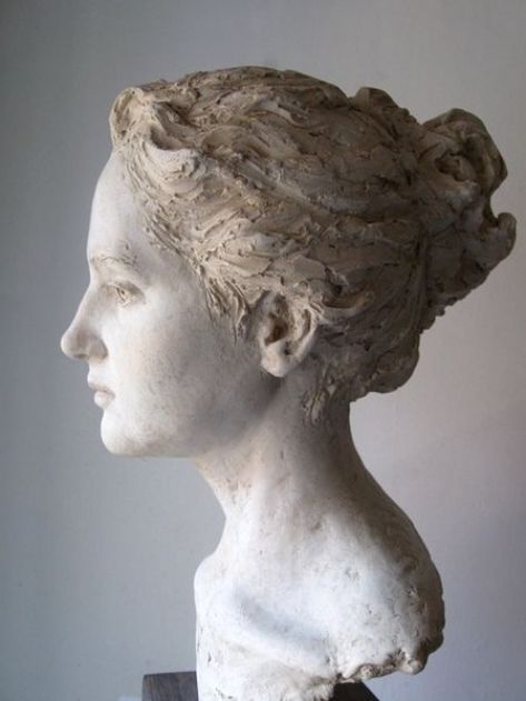 Suzie Zamit . Maddy, ceramic sculpture #ceramicsculpture #ceramic Sculpture Head, Classic Sculpture, Sculpture Art Clay, Sculptures Céramiques, Portrait Sculpture, Art Academy, London Art, Sculpture Installation, Figurative Sculpture