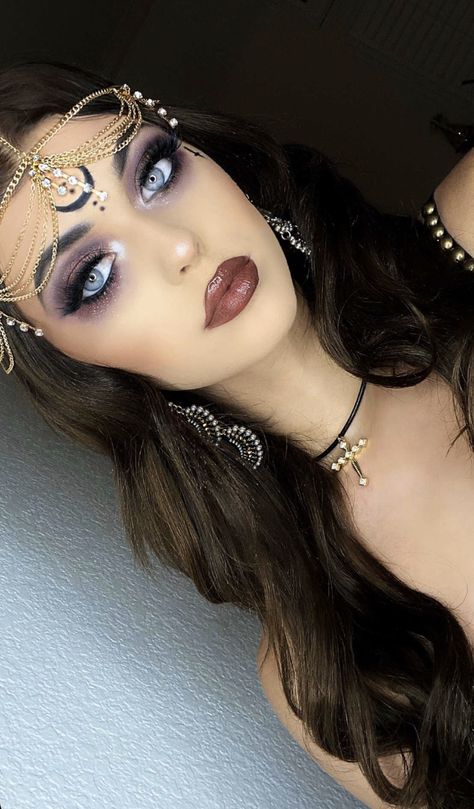 Fortune Teller Halloween Makeup, Easy Fortune Teller Costume Diy, Fortune Teller Costume Makeup, Fortune Teller Hair, Fortune Teller Halloween Costumes, Fortune Teller Aesthetic, Fortune Teller Costume Diy, Halloween Fortune Teller Costume, Fortune Teller Makeup