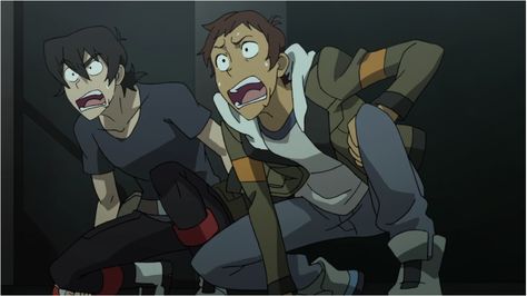 Keith and Lance screams and runs for their lives from Voltron Legendary Defender Keith X Lance, Lance Voltron, Lance Mcclain, Voltron Funny, Form Voltron, Voltron Ships, Voltron Fanart, Vampire Girls, Voltron Klance