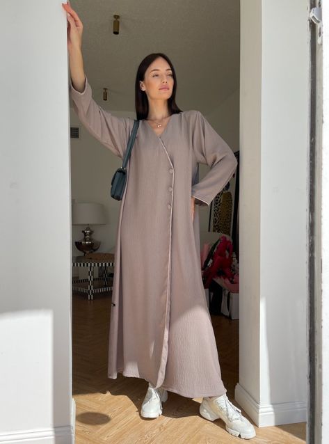 Abaya Casual, Casual Abaya, Abaya Designs Latest, Modest Casual Outfits, Mode Kimono, Mode Turban, Modest Fashion Hijab, Muslim Outfits Casual, Mode Abaya