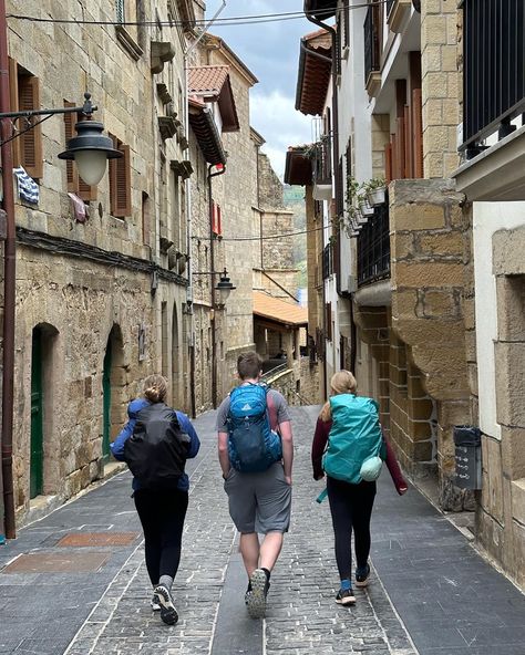 Backpack Across Europe, Backpack In Europe, Backpacking Across Europe, Interailing Europe Aesthetic, Backpacking Through Europe Aesthetic, Travel Backpack Aesthetic, Backpacking Aesthetic Europe, Backpacking Europe Aesthetic, Interrailing Europe Aesthetic