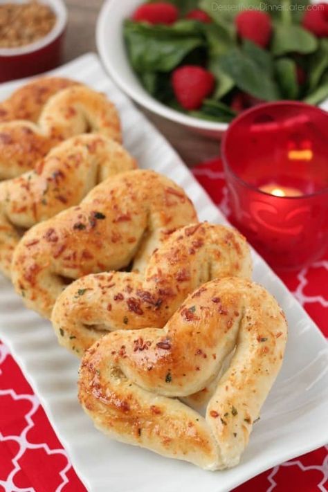 Heart Shaped Garlic Knots, Valentines Day Appetizers Savory, Valentine Day Appetizers Appetizer Ideas, Valentines Vegetables, Valentines Day Dinner For Kids, Valentines Day Dinner Ideas Families, Valentines Bakes, Valentines Lunch, Cheap Valentines Day Ideas