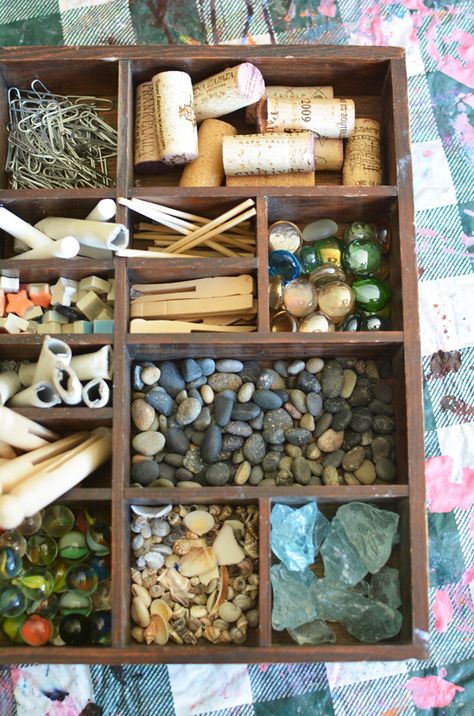 Tinkering Space, Reggio Art, Tinker Tray, Meri Cherry, Reggio Emilia Classroom, Reggio Emilia Approach, Reggio Emilia Inspired, Reggio Classroom, Reggio Inspired