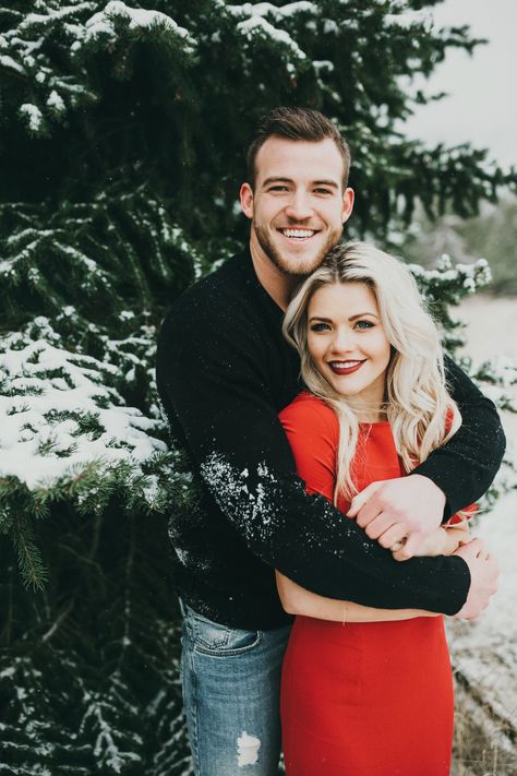 Witney Carson - Witney Carson Blog  Whitney Carson is a total babe. I love her! Witney Carson Wedding, Christmas Couple Pictures, Winter Photoshoot, Winter Engagement Photos, Winter Photo, Engagement Photo Poses, Foto Poses, Christmas Photoshoot, Winter Engagement