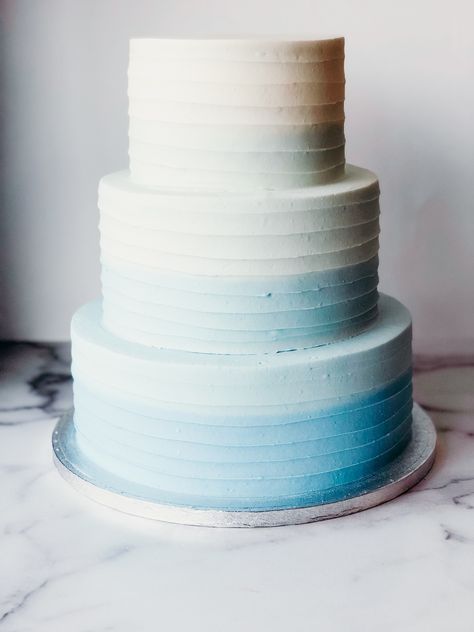 Blue Ombre Wedding Cake, Blue Ombre Wedding, Ombre Wedding Cake, Blue Sweet 16, Wedding Cake Ombre, Cute Cupcake, 21st Birthday Cakes, Sweet 16 Cakes, Wedding Cake Ideas