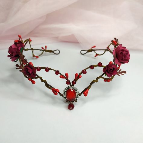 This beautiful elven crown is a lovely accessory, perfect for a party or woodland wedding. One size fits all (adjustable) / fits adults and older children This tiara is READY TO SHIP! Elven Headpiece, Elf Tiara, Elven Circlet, Elven Fairy, Elf Crown, Elven Crown, Hair Circlet, Crown Fairy, Fairy Headpiece