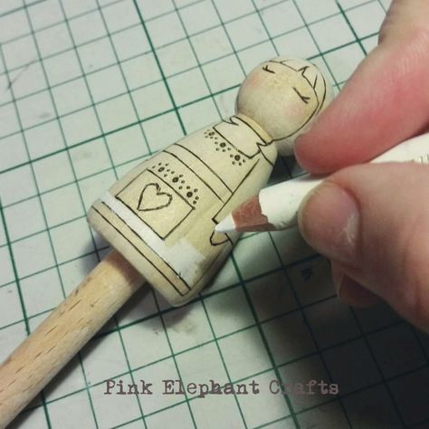 Peg Doll Blog: Meet the Peg Doll Maker Part II - Pink Elephant Crafts Painted Clothespins, Wood Puppet, Peg Doll Family, Clothespin People, Dolly Pegs, Elephant Crafts, Wood Doll, Wood Peg Dolls, Bendy Doll