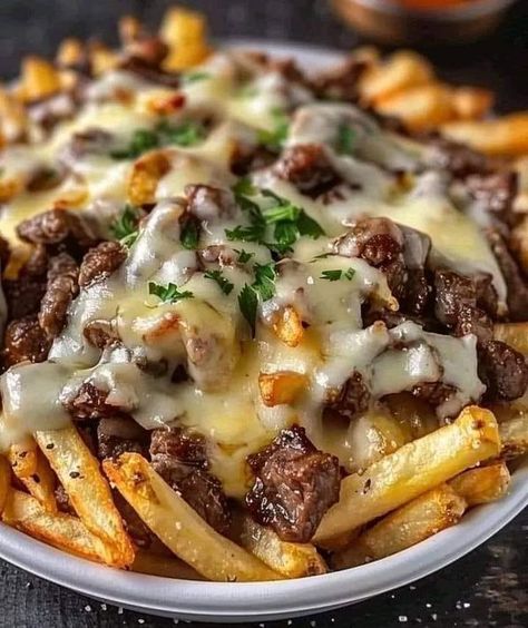 Grandma's old recipes | Philly Steak Cheese Fries 😋 | Facebook Philly Steak, Loaded Fries, Cheese Steak, Green Bell Pepper, Steak Fajitas, Philly Cheesesteak, Food Therapy, Steak Fries, Cheese Fries