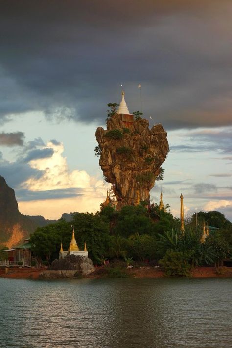 Myanmar Beautiful Place, Myanmar Pagoda, Myanmar Landscape, Dhanush Mass Images, Myanmar Places, Myanmar Country, Hpa An, Korean Drinks, Save Myanmar