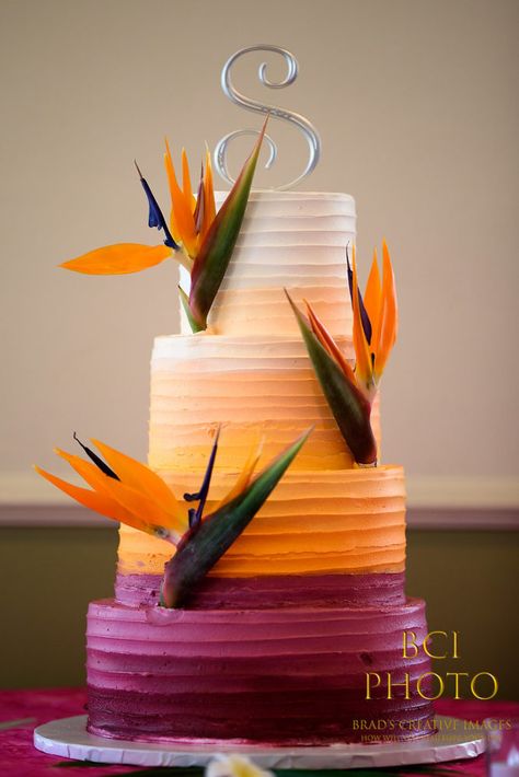 Bird Of Paradise Centerpiece, Paradise Wedding Theme, Bird Of Paradise Yoga, Bird Of Paradise Pose, Paradise Cake, Bird Of Paradise Tattoo, Bird Of Paradise Wedding, Tropical Wedding Cake, Paradise Painting