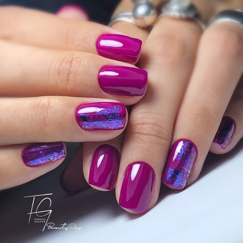 Magenta And Navy Blue Nails, Majenta Color Nail Art, Magenta Nails Design Color Combos, Red Violet Nails, Dark Magenta Nails, Uñas Color Magenta, Fuchsia Nails Design, Magenta Nail Art, Magenta Nails Design