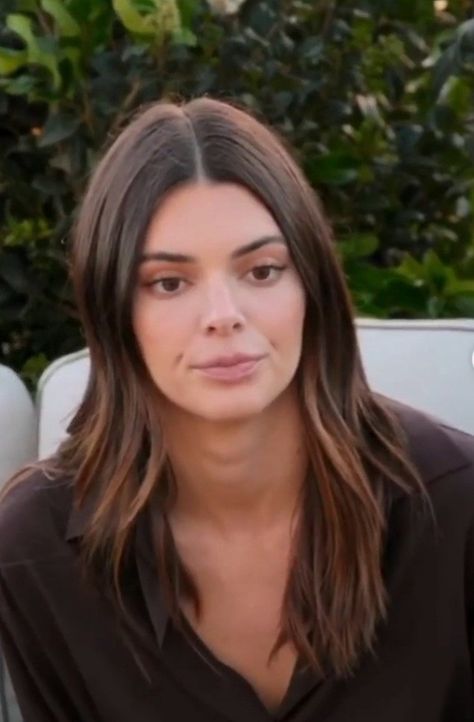 Kendall Jenner Hair 2023, Brown Dyed Hair, Kendall Jenner Hair, Jenner Hair, Medium Hair, Kendall Jenner, Dyed Hair, Medium Hair Styles, New Look