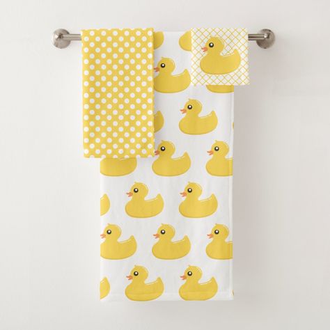 Fun bath towel set, with the bath towel done in white with fun yellow rubber ducks all over. The hand towel is done in a yellow with white polka dots and the wash cloth is a white and yellow quatrefoil pattern, with one large yellow rubber duck. Cute set for any young child's bathroom. Size: Bathroom Towel Set. Gender: unisex. Age Group: adult. Ducky Bathroom, Rubber Ducky Bathroom, Duck Things, Rubber Duck Bathroom, Baby Bathtime, Duck Bathroom, Yellow Bath Towels, Duck Collection, Yellow Bath