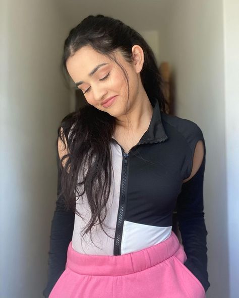 Ankita Chhetri, Indian Navel, Fashion Nova Outfits, Bollywood Actress, Fashion Nova, Long Hair, Actresses, Long Hair Styles, Hair Styles