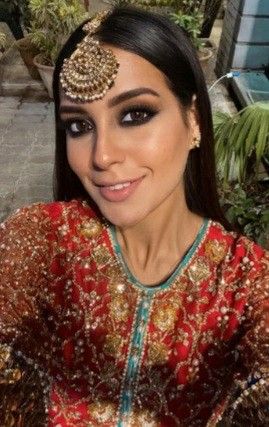 Nikkah Poses, Desi Makeup, Eid Makeup Look, Ethnic Makeup, Snack Pictures, Queen Of My Heart, Bangalore Wedding, Sarah Butler, Makeup Classes