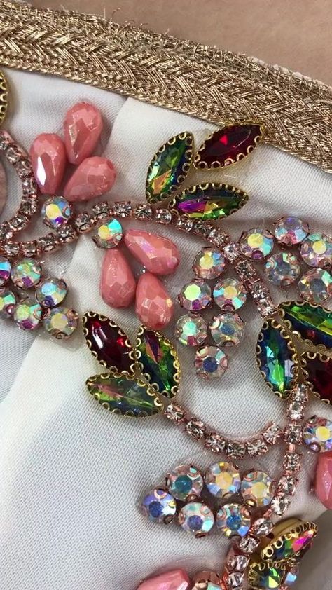 Fashion Details Inspiration, Pakistani Bridal Hairstyles, Fancy Sarees Party Wear, Simple Embroidery Designs, Creative Flower Arrangements, Motifs Perler, Diy Embroidery Patterns, Handmade Embroidery Designs, Bead Embroidery Patterns