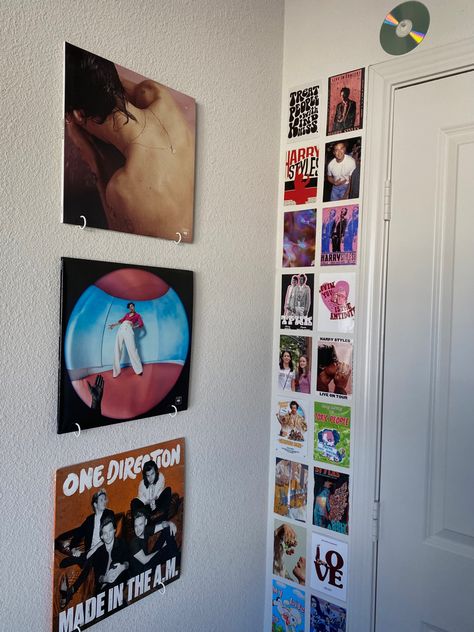 Harry Styles Bathroom Decor, Harry Styles Apartment Decor, Harry Styles Themed Bedroom, Harrie Room Aesthetic, Harry Room Decor, Harry Styles Home Decor, Harry Styles Bedroom Decor, Harry Styles Aesthetic Bedroom, Diy Harry Styles Room Decor