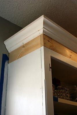 Kitchen cabinet makeover -- height added with board and crown molding -- lick on pix below post for links to further instructions and reveal.  Good DIY instructions Casa Clean, Kitchen Details, Kitchen Cabinets Makeover, Cabinet Makeover, Up House, Diy Interior, Kitchen Redo, Kitchen On A Budget, Wood Trim