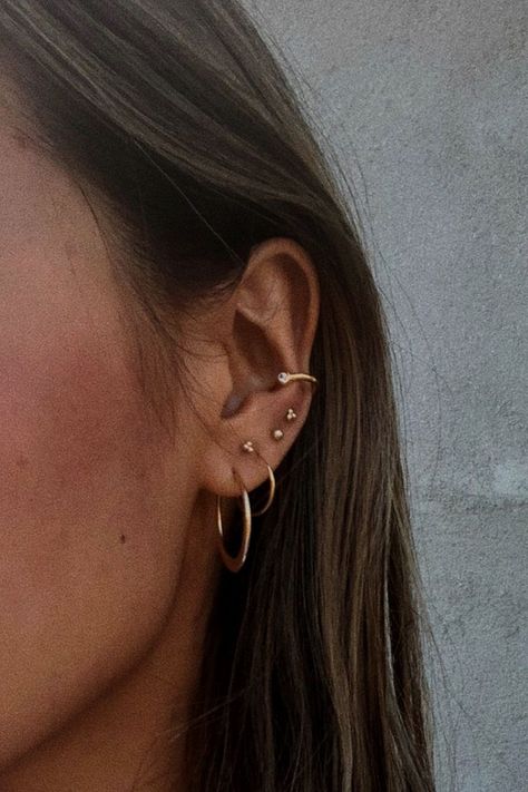 Ear Peircings, Ear Piercing Studs, Lavender Earrings, Cool Ear Piercings, Multiple Ear Piercings, Cute Ear Piercings, Daith Earrings, Triangle Earrings Stud, Cute Piercings