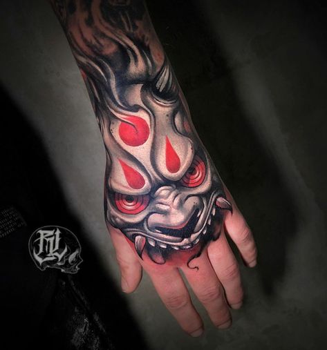 Hand Tattoos Japanese, Guys Hand Tattoos, Tattoos For Guys Hand, Dragon Hand Tattoo, Japanese Hand Tattoos, Hand Tattoos For Men, Dark Skin Tattoo, Oni Mask Tattoo, Tattoos Japanese