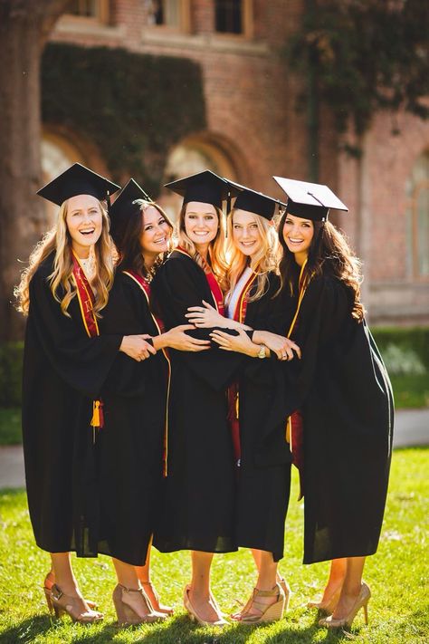 senior photos - gamma phi beta seniors photo shoot ideas Graduation Photography Ideas, Graduation Pic Ideas, Grad Photography, College Graduation Photos, Friend Graduation, Graduation Photography Poses, College Graduation Pictures, Graduation Poses, Graduation Picture Poses