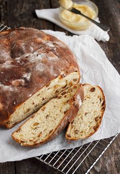 Barmbrack Bread, Irish Barmbrack, Pub Recipes, Celtic Food, Bread With Honey, Homemade Honey Butter, Irish Foods, Irish Bread, Honey Butter Recipe