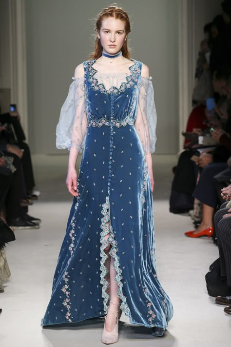 Louisa Beccaria, Luisa Beccaria, Blue Gown, Runway Looks, Mode Inspo, Looks Chic, Fantasy Fashion, Fall 2016, Looks Style