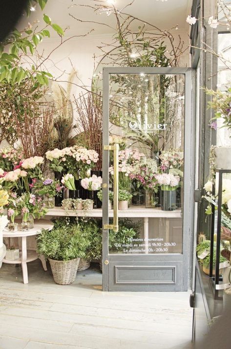 Florist Shop Interior, Flower Shop Interiors, Flower Shop Decor, Flower Shop Design, City Flowers, Soft Colour, Flower Boutique, Flower Store, Florist Shop