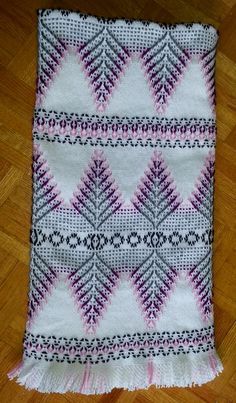 Free Swedish Weaving Patterns, Huck Embroidery, Huck Weaving, Swedish Weaving Patterns, Cat Cross Stitches, Swedish Embroidery, Chicken Scratch Embroidery, Inkle Loom, Swedish Weaving