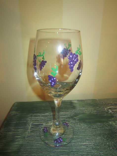 "Grapes" - Handpainted Wine Glass Wine Glass Painting, Grape Painting, Glass Painting, Wine Glasses, Wine Glass, Grapes, Craft Ideas, Hand Painted, Wine