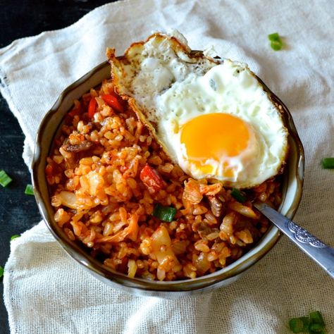 Beef & Kimchi Fried Rice Korean Fried Rice Aesthetic, Ground Beef Kimchi Fried Rice, Kimchi Egg Fried Rice, Kimchi Fried Rice Aesthetic, Kim Chi, Kimchi Fried Rice, Woks Of Life, The Woks Of Life, Korean Food