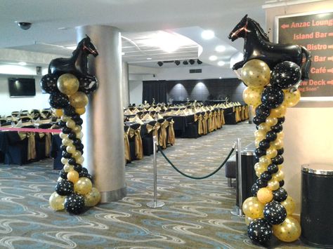 Kentucky Derby Balloon Decor, Horse Balloon Garland, Kentucky Derby Balloon Arch, Melbourne Cup Decorations, Quincenera Invitations, Rodeo Ideas, Table Balloons, 60th Birthday Ideas For Dad, Quinceñera Invitations