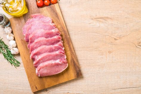 Fresh pork raw fillet | Premium Photo #Freepik #photo #food #red #board #meat Center Cut Pork Roast, Meat Photography, Sauce Béarnaise, Raw Pork, Sauce Tartare, Sauce Au Poivre, New York Style Cheesecake, Pork Steak, Pork Cutlets