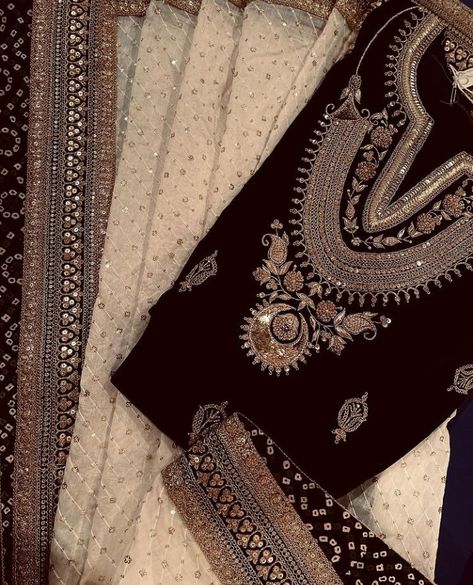 Marori Work Embroidery Dresses, Dabka Border Embroidery, Marori Work Designs, Marori Work Embroidery, Zardozi Embroidery Designs Pattern, Marodi Embroidery, Velvet Kurta, Zardosi Embroidery, Gold Work Embroidery