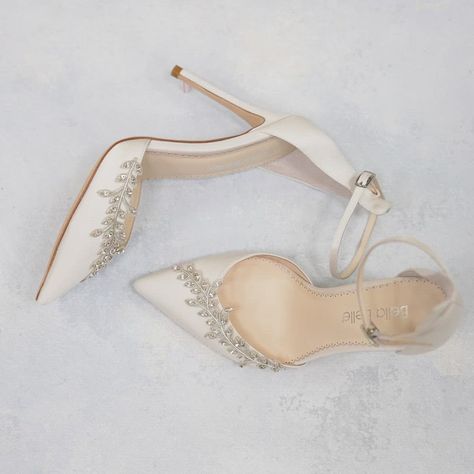 Fairytale Wedding Shoes, Heals For Wedding, Chic Wedding Shoes, Elegant Wedding Shoes Heels, Ivory Shoes Wedding, Comfortable Wedding Shoes For Bride, Wedding Shoes Bride Heels, White Bridal Heels, Wedding Heels Brides