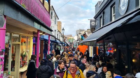 Everything you need to know about the Brighton Lanes Things To Do In Brighton, Brighton Marina, Brighton Map, Brighton Lanes, Royal Pavilion, Revival Architecture, Underground Tunnels, Day Day, Brighton And Hove