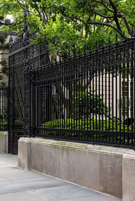 Wrought Iron Fence Panels, Jewelry Showroom, Compound Wall Design, Newyork Manhattan, Neoclassical Design, House Fence Design, Compound Wall, Entrance Gates Design, Futuristic Home