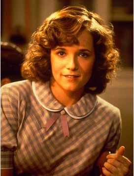 Back To The Future 1985, Lea Thompson, Chicas Punk Rock, 1980s Films, 10 Things I Hate About You, Ferris Bueller, Oh My Goddess, Future Photos, Michael J Fox